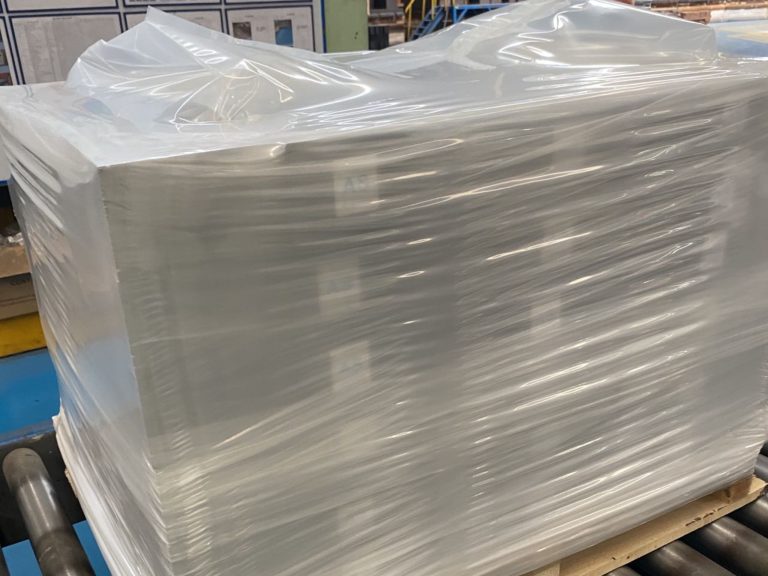 The Benefits of Using Stretch Hood Film Over Traditional Carton Packaging